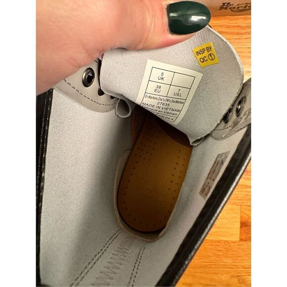 Doc Martens 1460 Zinc Grey Gray Slate Patent Lamper Women’s Boots, Size 7, NIB N - Picture 13 of 14